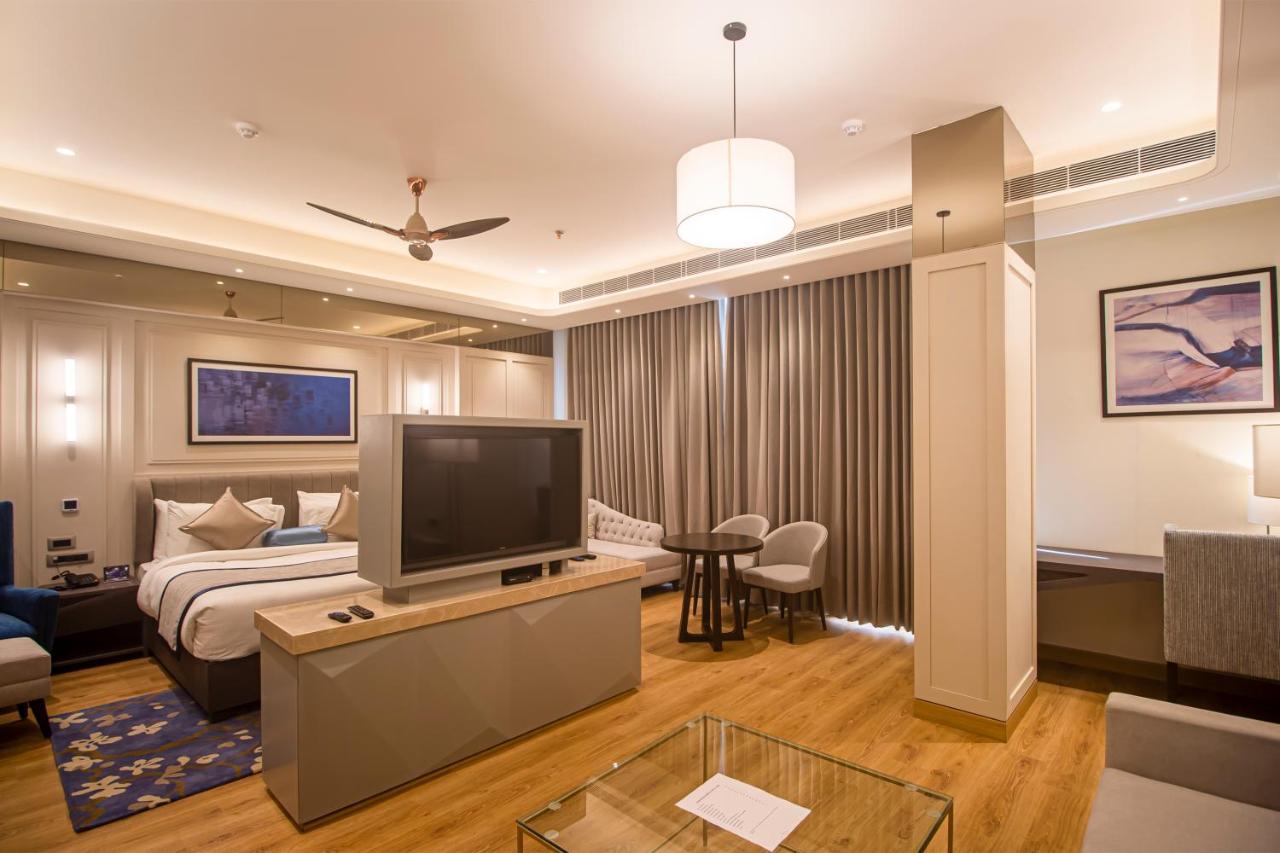 The Cove Wing Hotel Panchkula Exterior photo
