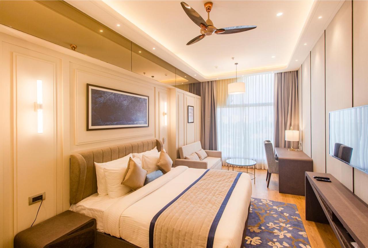 The Cove Wing Hotel Panchkula Exterior photo