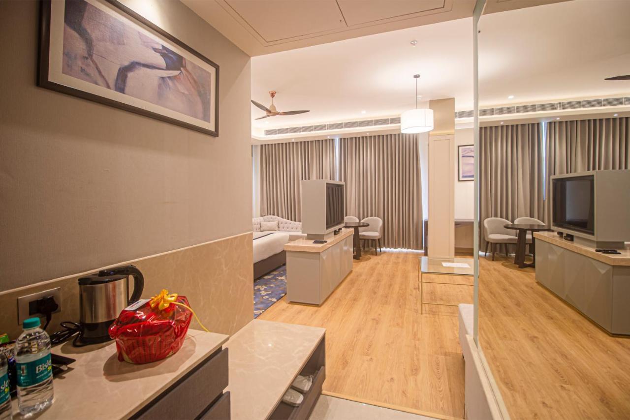 The Cove Wing Hotel Panchkula Exterior photo